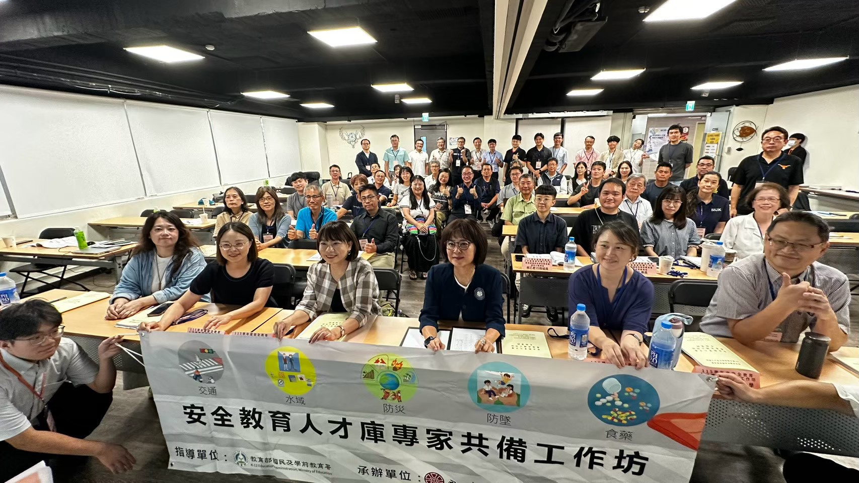 LINE_ALBUM_1150720大合照_261007_1